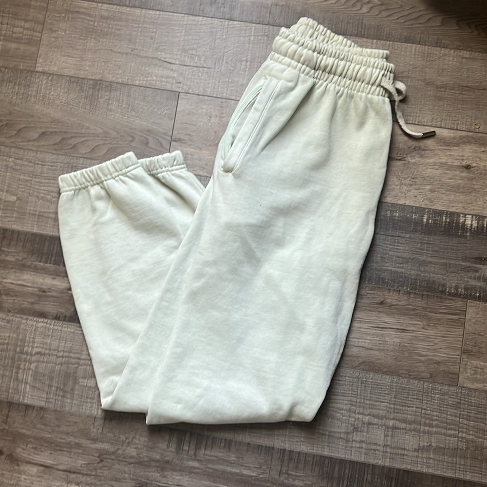 Sweatpants - Picture 2 of 6